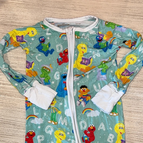 Little Sleepies Sesame Street Onesie - 12-18 months - Picture 1 of 3